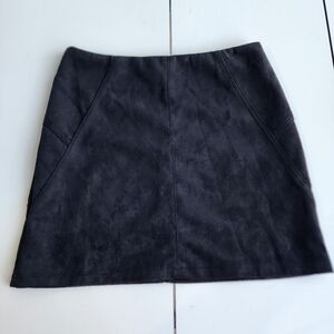 She + Sky Skirt Side Zip Faux Suede Above Knee Trendy Soft Skirt Black Sz S